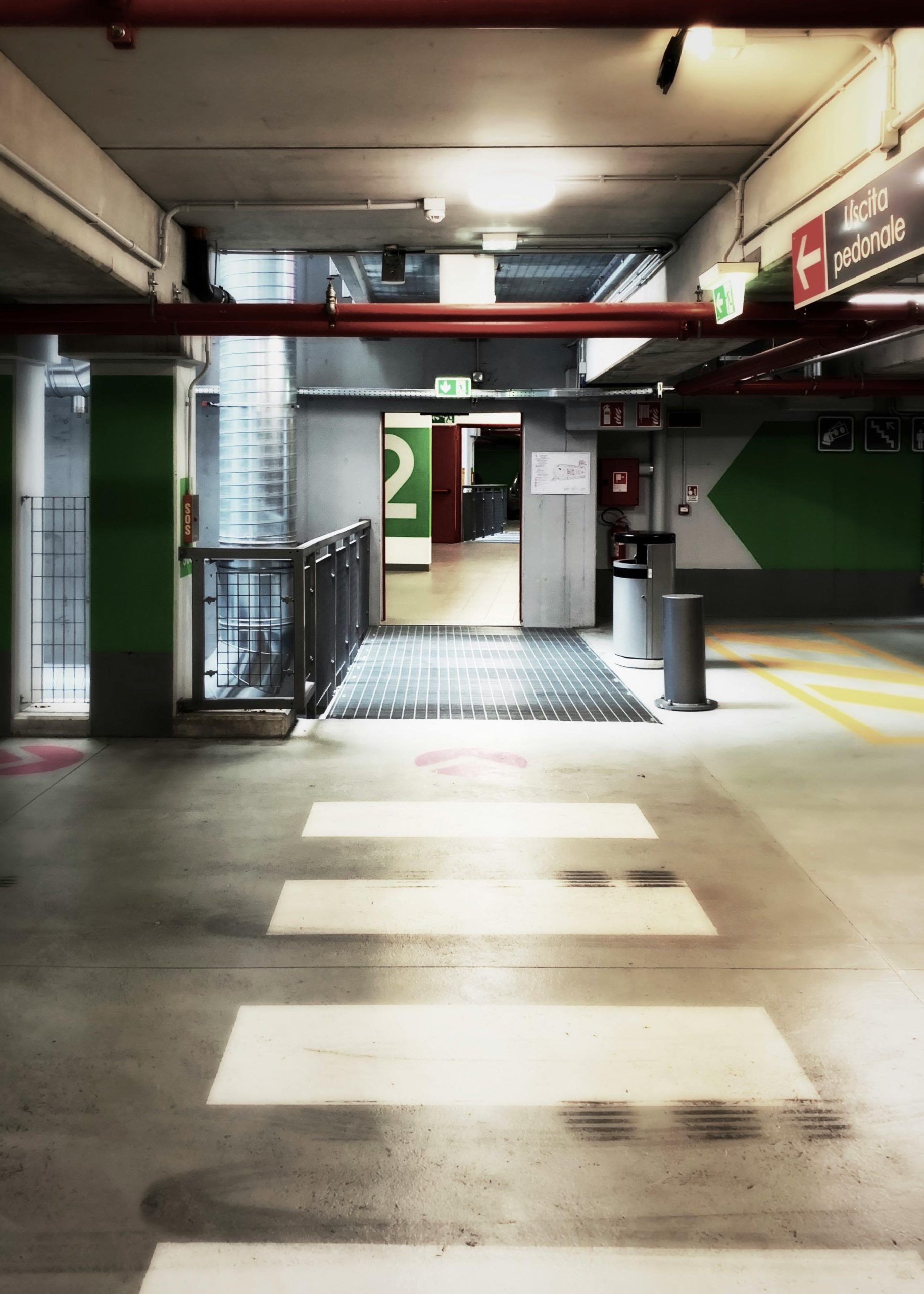 Composition du domaine public routier : les parkings souterrains accessibles à tout automobiliste appartenant aux personnes publiques font partie du domaine public routier